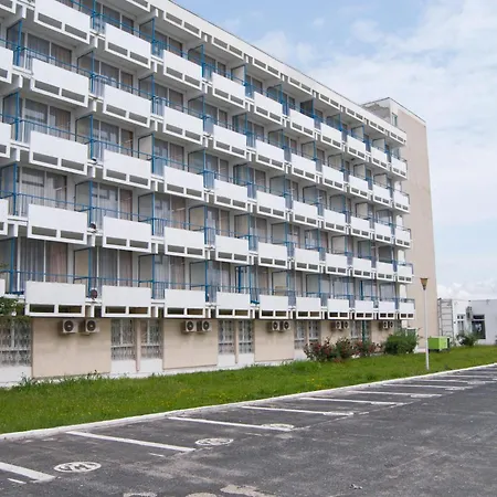 Hotel Cerna Saturn
