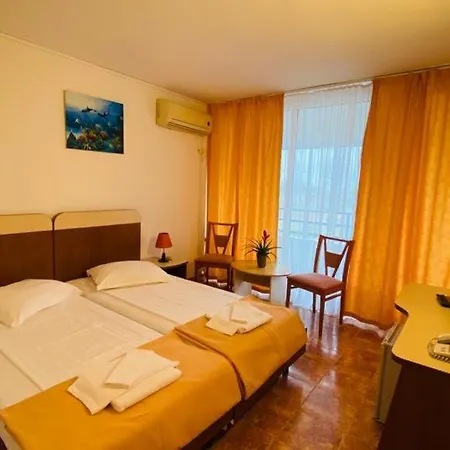 Cerna Отель Сатурн